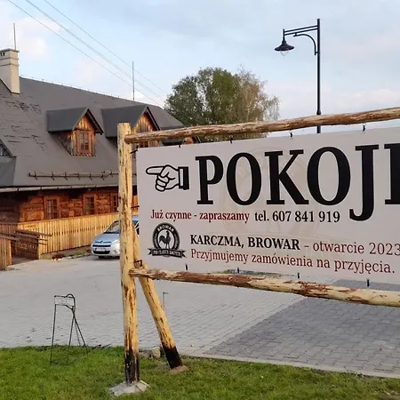 Browar Pod Czarnym Kogutem 여관 치에신